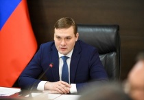 23 апреля губернатор Хакасии Валентин Коновалов провел в прямом эфире заседание кабмина. Основные темы на сегодня – весенний паводок и пожароопасный сезон. 