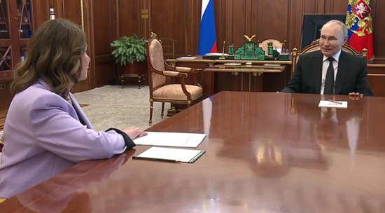 Владимир Путин встретился с новой главой Верховного суда Ириной Подносовой: видео