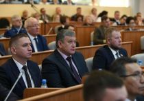 Глава Хакасии Валентин Коновалов в отчете перед депутатами Верховного Совета отметил рост финансирования социальной сферы, поддержки муниципалитетов и развития инфраструктуры