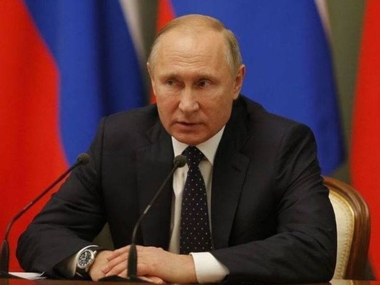 Президент России Владимир Путин поручил проиндексировать размеры компенсаций пострадавшим из-за паводков и решить вопросы с дополнительными отпусками