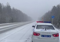 На север Свердловской области обрушился снегопад