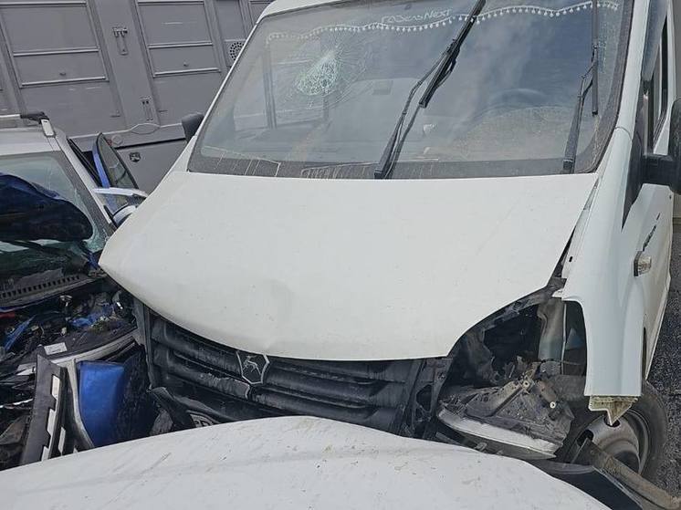 На окраине Воронежа столкнулись 4 автомобиля: есть пострадавший