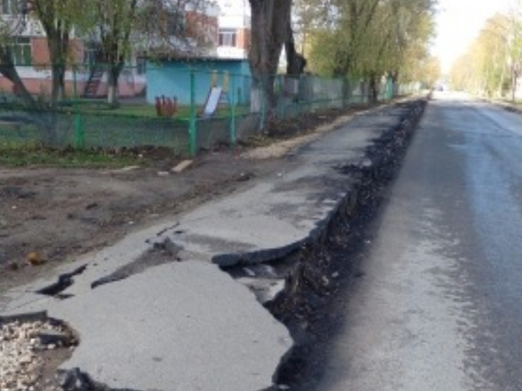 В орловском поселке Знаменка стартовал масштабный ремонт дорог