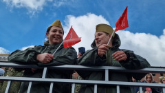 Перед началом военного парада на Красной площади зрители пели советские песни: видео