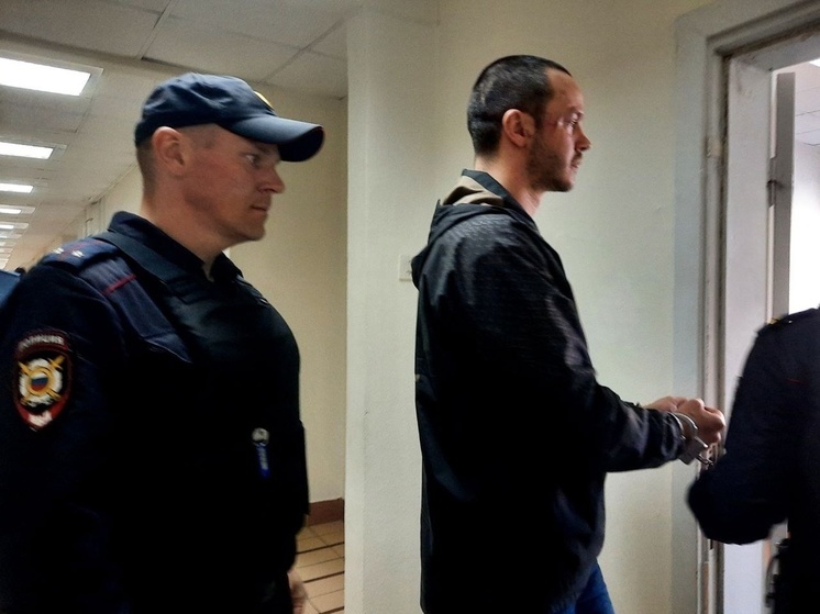 Арестовали жителя Суоярви, метнувшего «коктейль Молотова» в окно военкомата