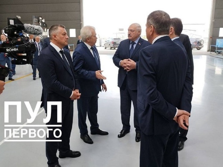 Президент Белоруссии посмотрел Байкал и самолеты 

