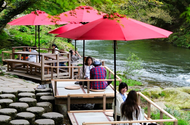 A riverside cafe pops up from spring through fall on the Kakusenkei gorge in Yamanaka.