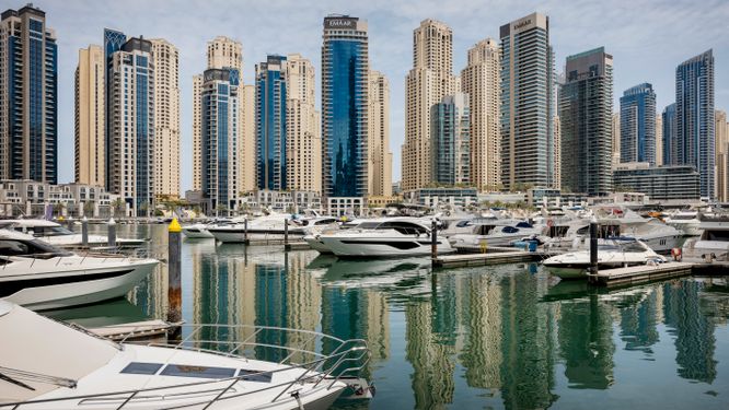 Några av världens mest ökända kriminella har kunnat köpa och sälja fastigheter i Dubai, och på så vis tvätta stora summor pengar.